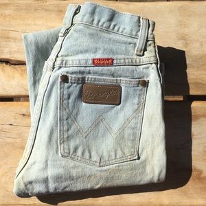 🌷Wrangler🌷 Jeans Juniors Light Wash, Stained